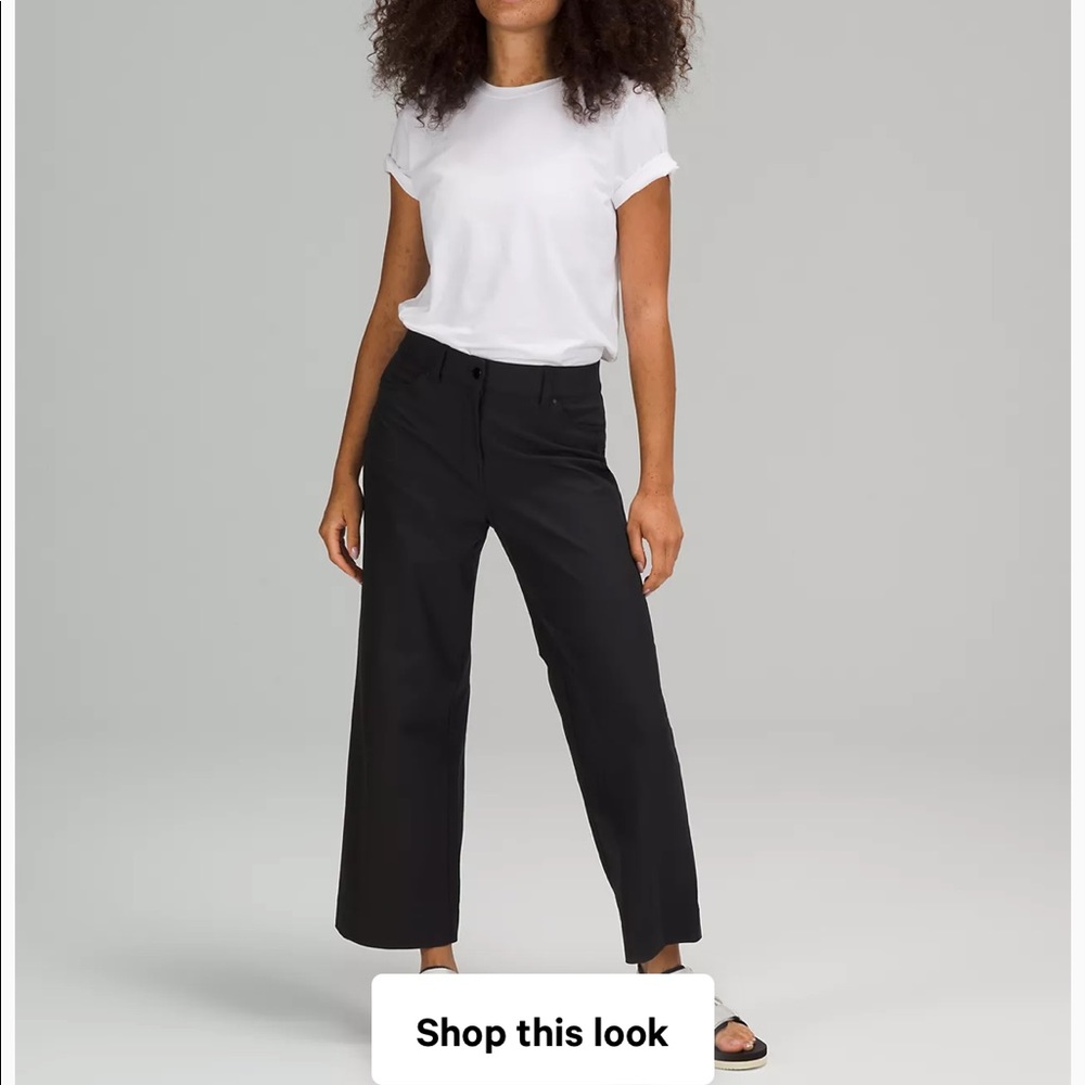 Lululemon City Sleek 5 pocket wide leg pant! Size 28